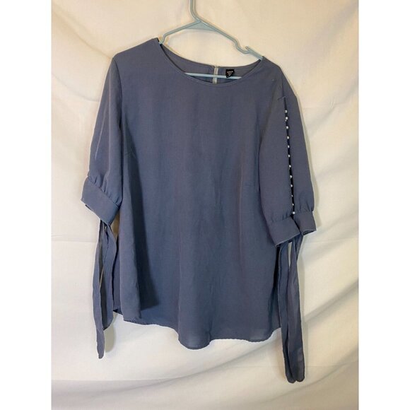 WOMENS PLUS SIZE 2X GRAY PEARL ACCENT BLOUSE TOP SHIRT SHORT SLEEVE - Picture 1 of 3